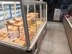 面包甜点陈列柜-皇冠幸福里动物奶油生日蛋糕(光谷软件园店)