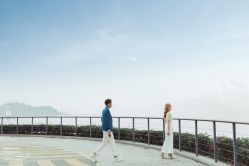 -现代经典婚纱摄影