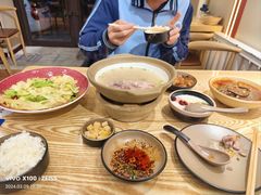 -叁煨蹄花·下饭盐帮菜(人民广场店)