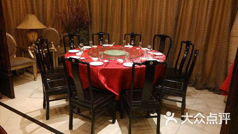 所有图片 圆桌 0 次 76 / 1187| 设备  上传 | | 0 次 分享到: 我的