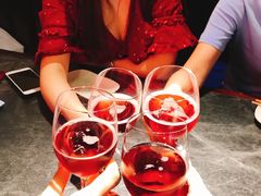 草莓起泡酒-日进一片海.生腌海鲜火锅.宵夜烧烤(三里屯总店)