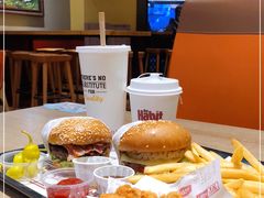 -The Habit Burger Grill 哈比特汉堡(爱琴海店)