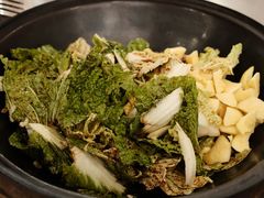 -粘豆包柴火铁锅炖