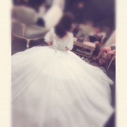 -艾米丽婚纱礼服