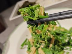 凉拌丝瓜尖-鼎鼎香·港式火锅(北京SKP店)