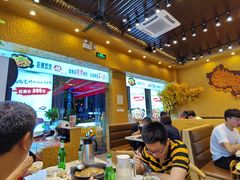 大堂-蜀八婆鲍鱼鸡煲虾(宝安坪洲店)