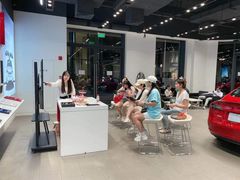 -TESLA 特斯拉(上海太古汇体验店)