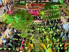 -瑞虹新天地月亮湾