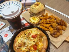 -必胜客(上海华谊新所店)