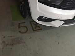 -绿地缤纷城-停车场