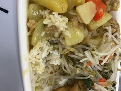 咖喱鸡盖饭-北京外国语大学东院食堂