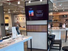 -瑞司视光眼镜·蔡司战略合作眼镜店(新街口店)
