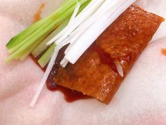 金牌片皮鸭-亢龙太子酒轩(东湖店)