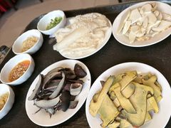 -天宜隆蘑菇宴火锅(石景山旗舰店)