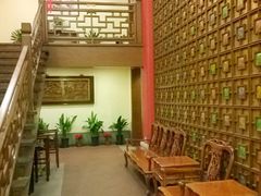 等位区-梅龙镇酒家(南京西路总店)