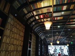 -钟书阁(松江泰晤士小镇店)