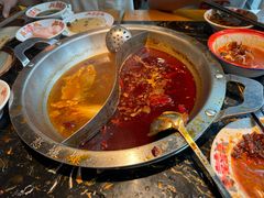 -憨孃孃·重庆老火锅(红山黑金店)