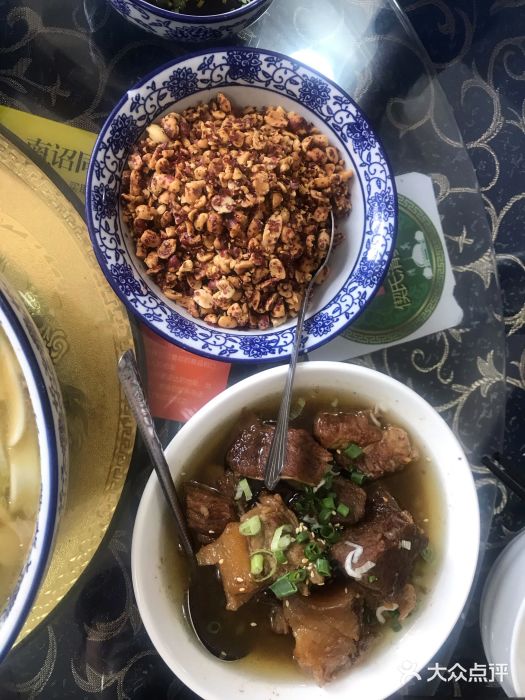 回辉登偰氏面片(东莲花美食街店)炖牛肉图片