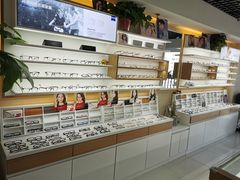 -视野联行眼镜·蔡司授权店(长白万象汇店)