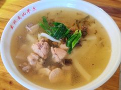 -文山荷鲜居(翠湖店)