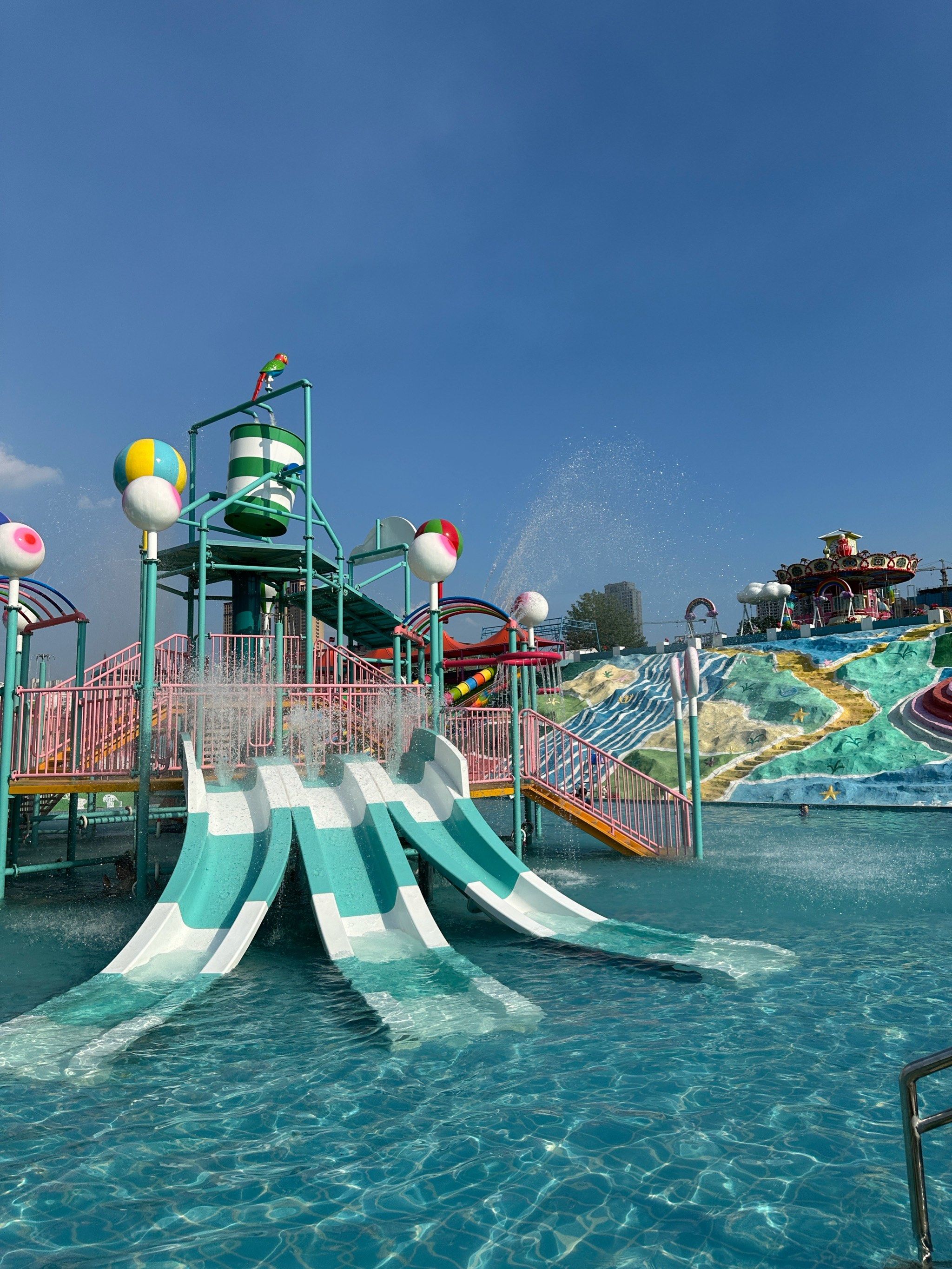 终于圆了戏水梦