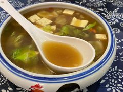 鸡汤炖豆腐-八两八金·莱芜特色炒鸡(市南漳浦路店)