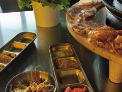 -胡悦里韩式烤肉(芝罘万达广场店)