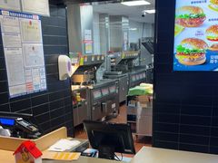 -麦当劳(南京路2店)