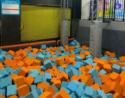 -蹦贝运动中心·蹦床·攀岩·闯关(龙岗店)