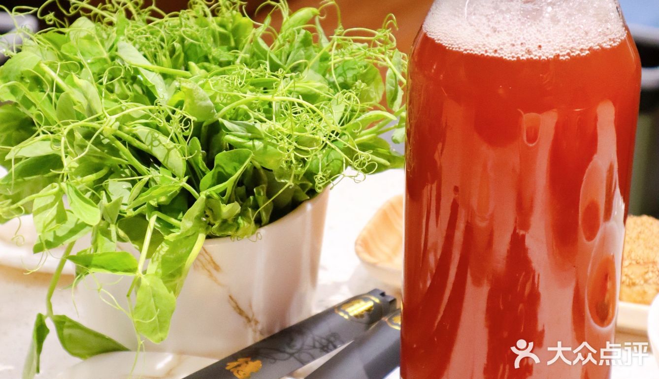 晚上排队超长酱料好评好评!不管是芝麻酱+韭花酱