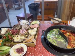 -赵美丽·重庆社区火锅·直营店(火车东站·中豪国际店)