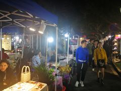 -吴山路夜市