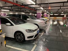 -虹桥火车站-停车场