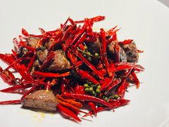 芥味烹汁牛肉粒-東興楼·北京烤鸭(深圳首店)
