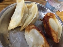 -黄阿姨锅贴大王(万航渡路店)