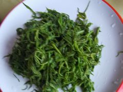 -华龙特色大骨鸡农家菜馆