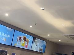 -瑞幸咖啡(田贝地铁站D出入口店)