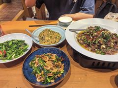 -老滇山寨•云南特色菜•地方菜•民族风情歌舞表演(金碧店)