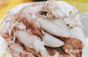 Steamed Conch in Boiling Water