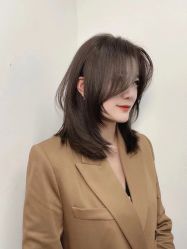 -变画·发型STUDIO