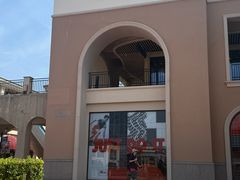 -百联奥特莱斯广场(南京店)