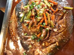 -鸣记脆皮烤鱼·海鲜烤鱼(三八广场店)