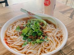 -湖南牛肉特色粉面(华屏路店)
