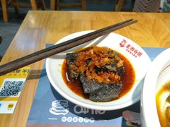-呷佬·长沙手工米粉(金沙江路店)