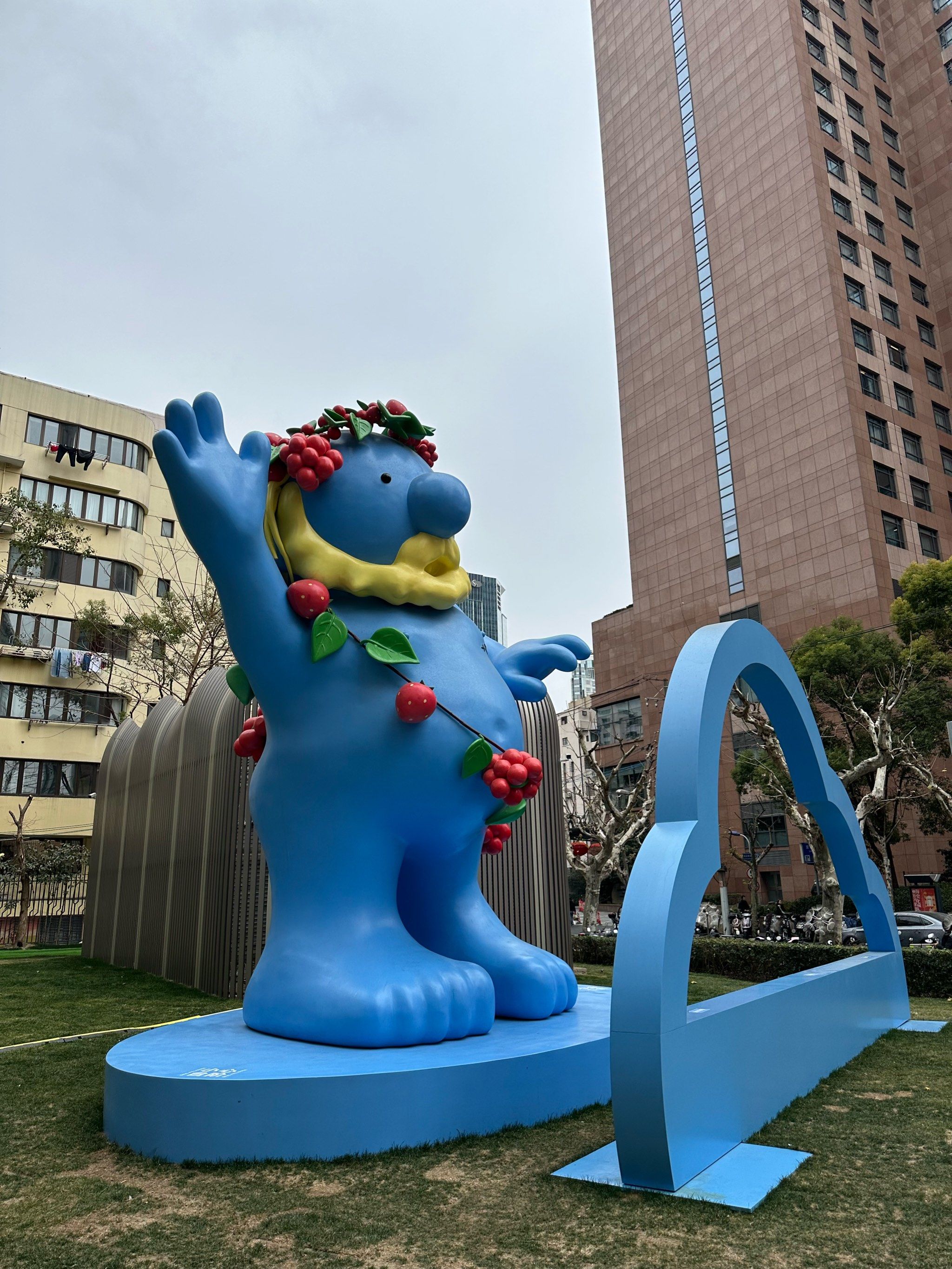 巨型绿雕塑超吸睛