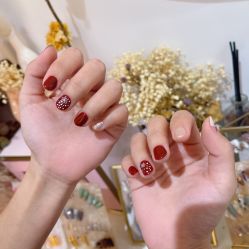 -花系美·美甲美睫精品店