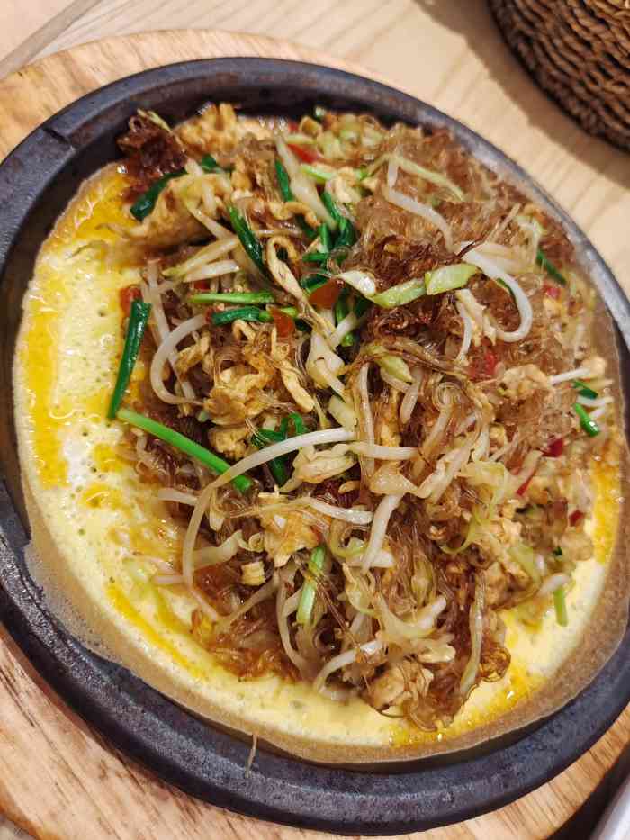 芷兰燕禾燕(人民东路店)-"环境很不错,有包厢,就是大厅比较吵闹. .