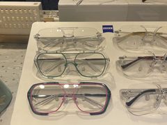-宏宇眼镜蔡司依视路折扣店(兆佳眼镜城店)