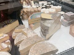 -乐蓬马歇百货公司(Rive Gauche)