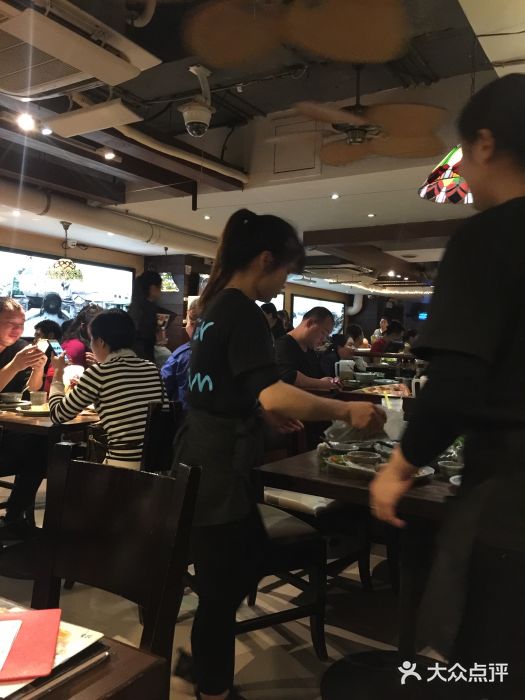 大头虾越式风味餐厅(光明广场店)大堂图片